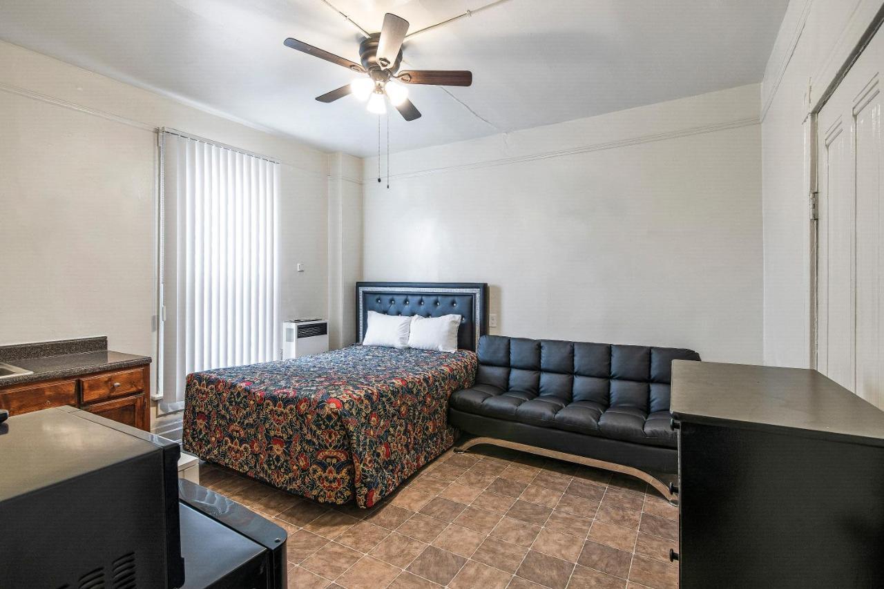 Mariachi Plaza Motel Los Ángeles